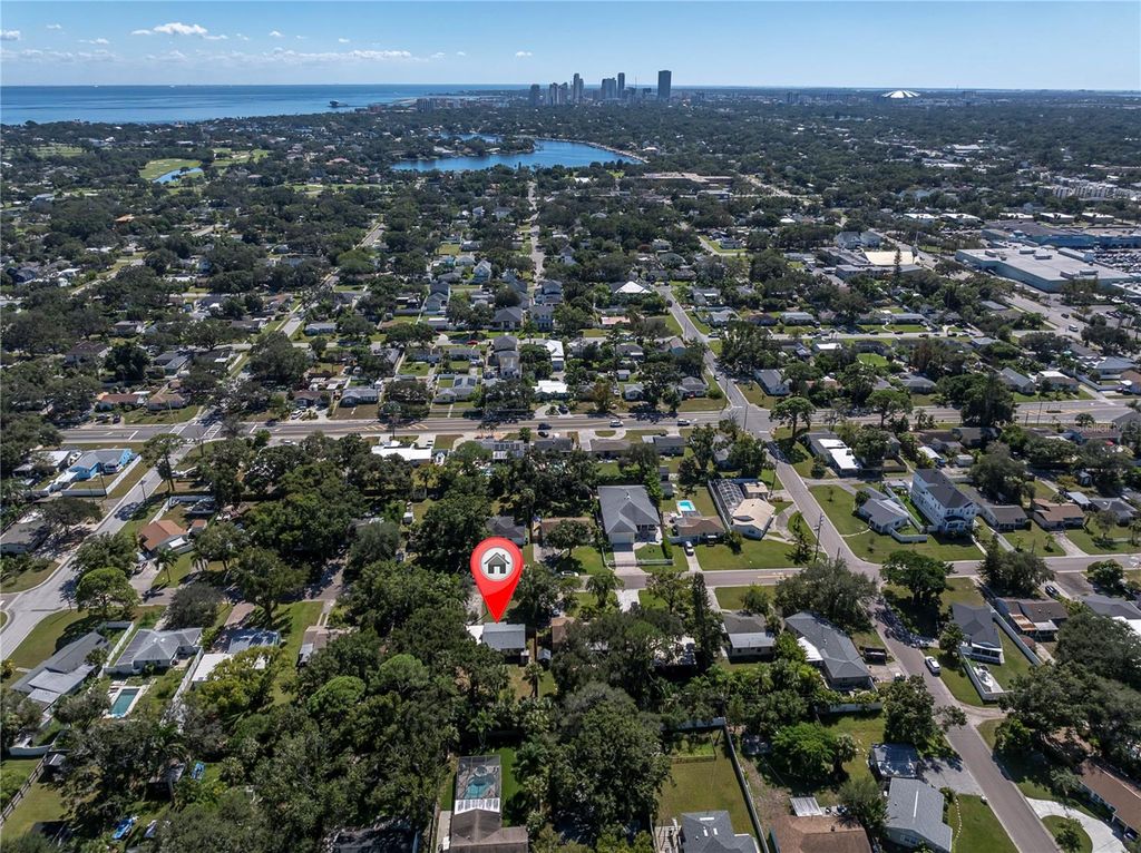 Photo of 233 41st Avenue NE, St Petersburg, FL 33703 (MLS # TB8438896)