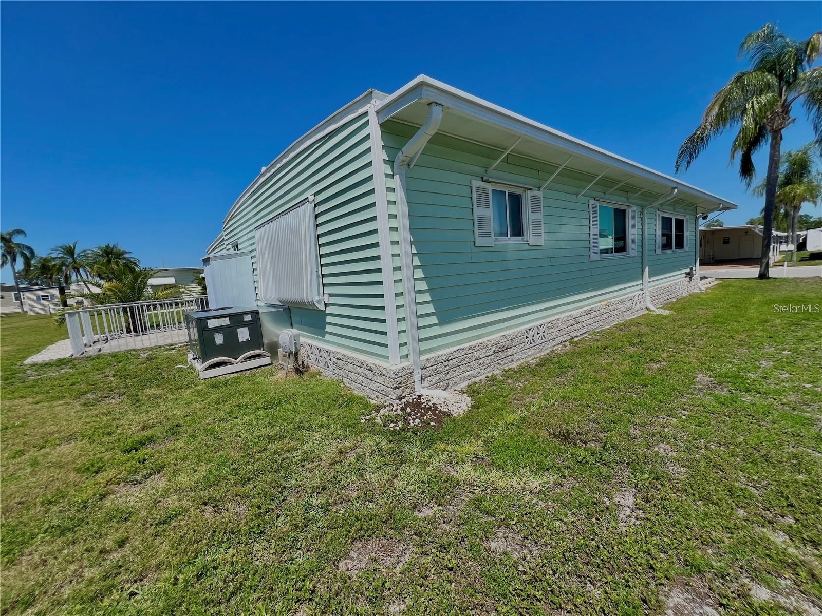 1100 BELCHER ROAD S 772