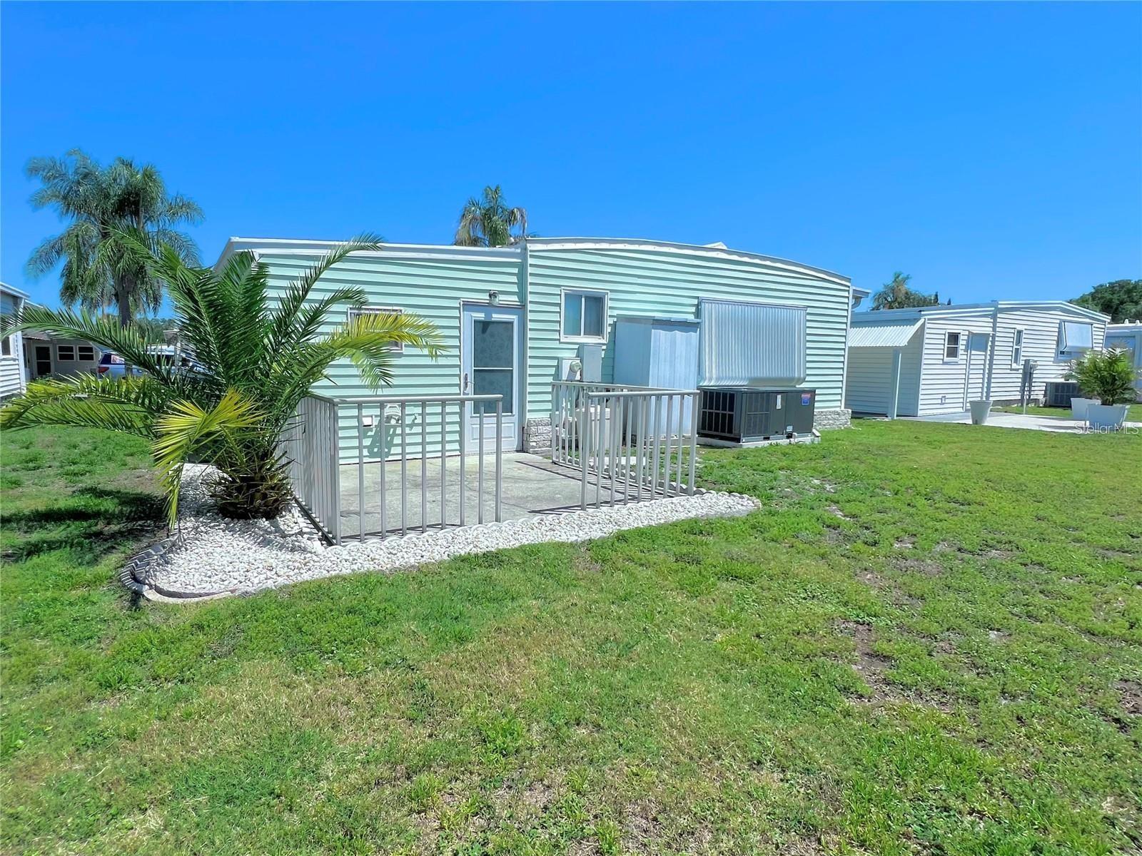 1100 BELCHER ROAD S 772