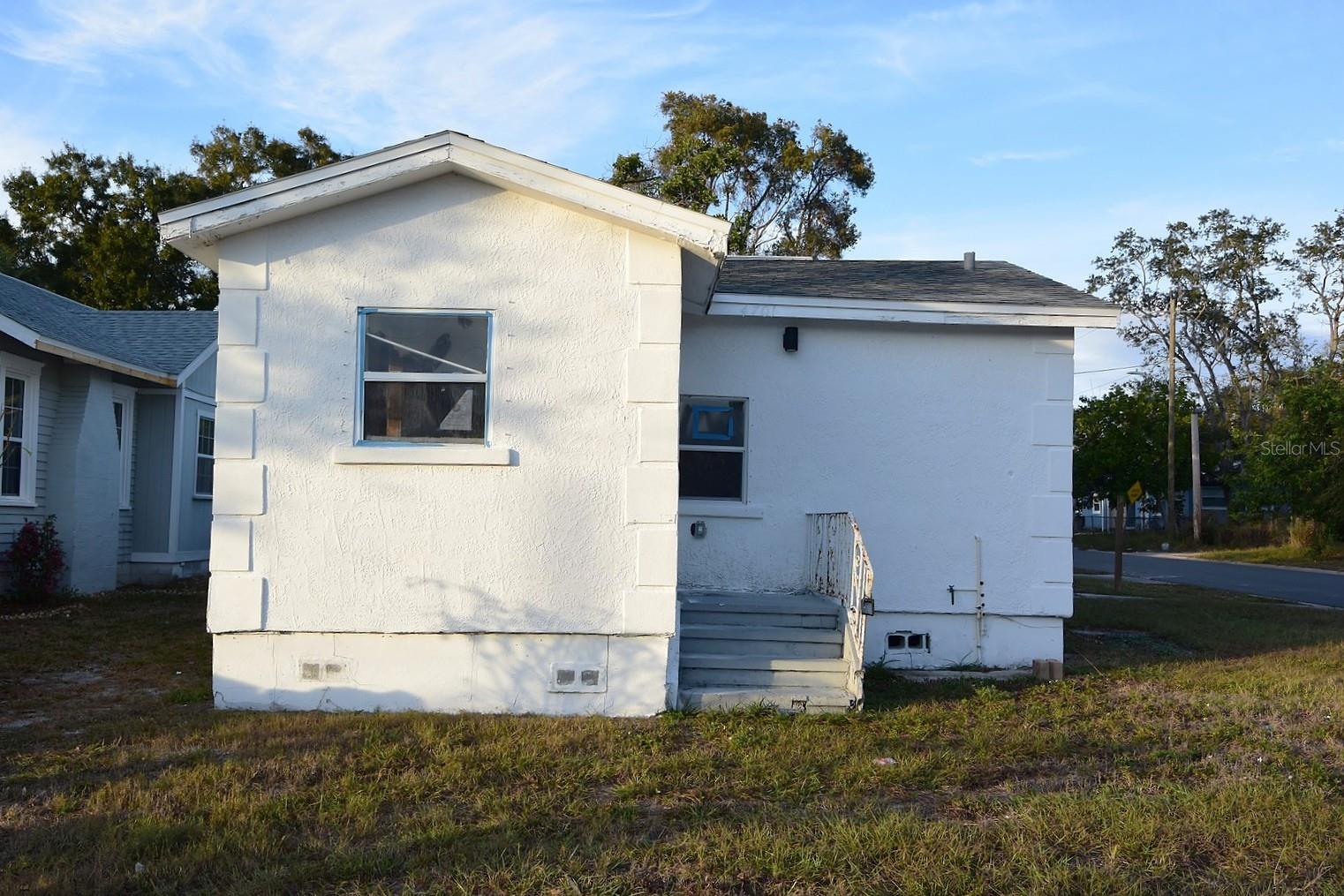 BACK BAY MANOR 3 - Residential