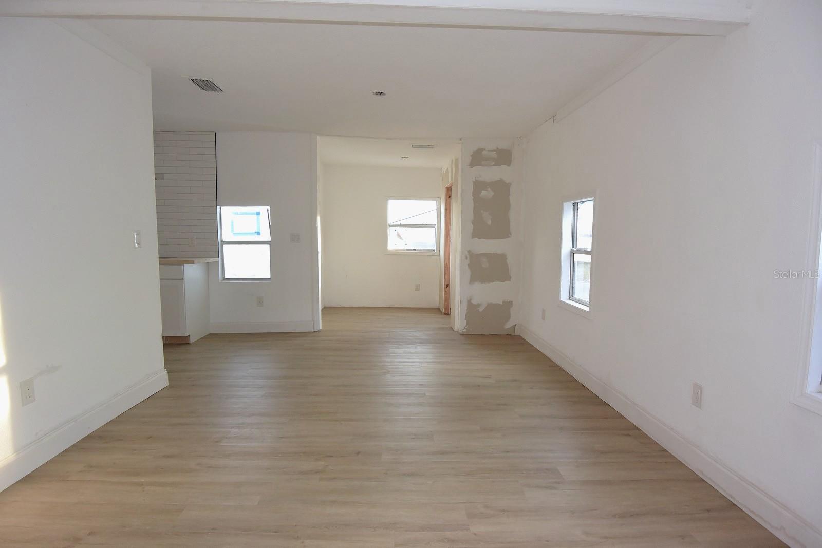 BACK BAY MANOR 3 - Residential