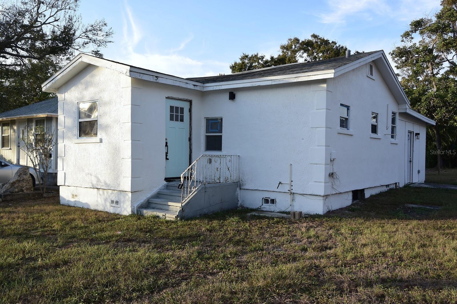 BACK BAY MANOR 3 - Residential