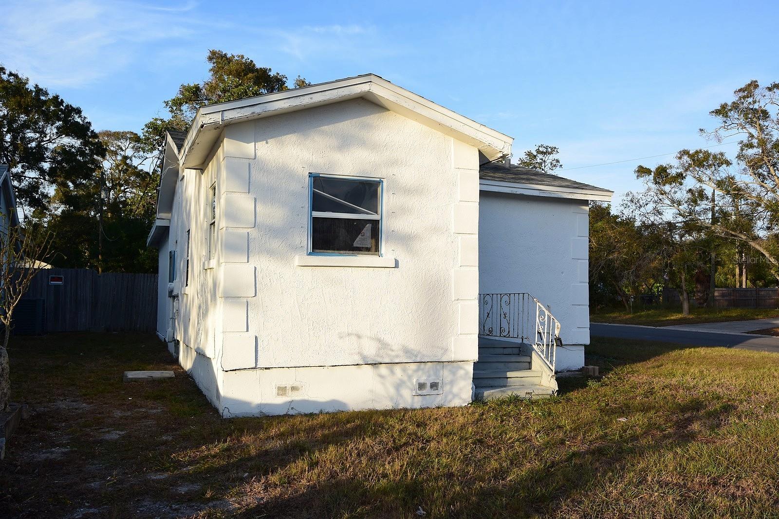 BACK BAY MANOR 3 - Residential