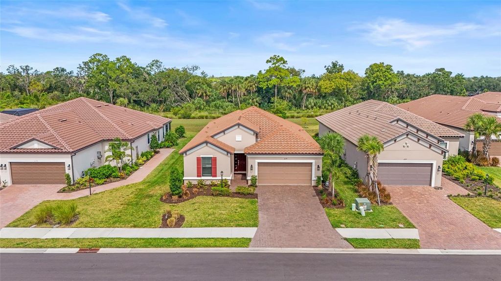 Photo of 6195 Mesa Glen, Bradenton, FL 34203 (MLS # A4667629)