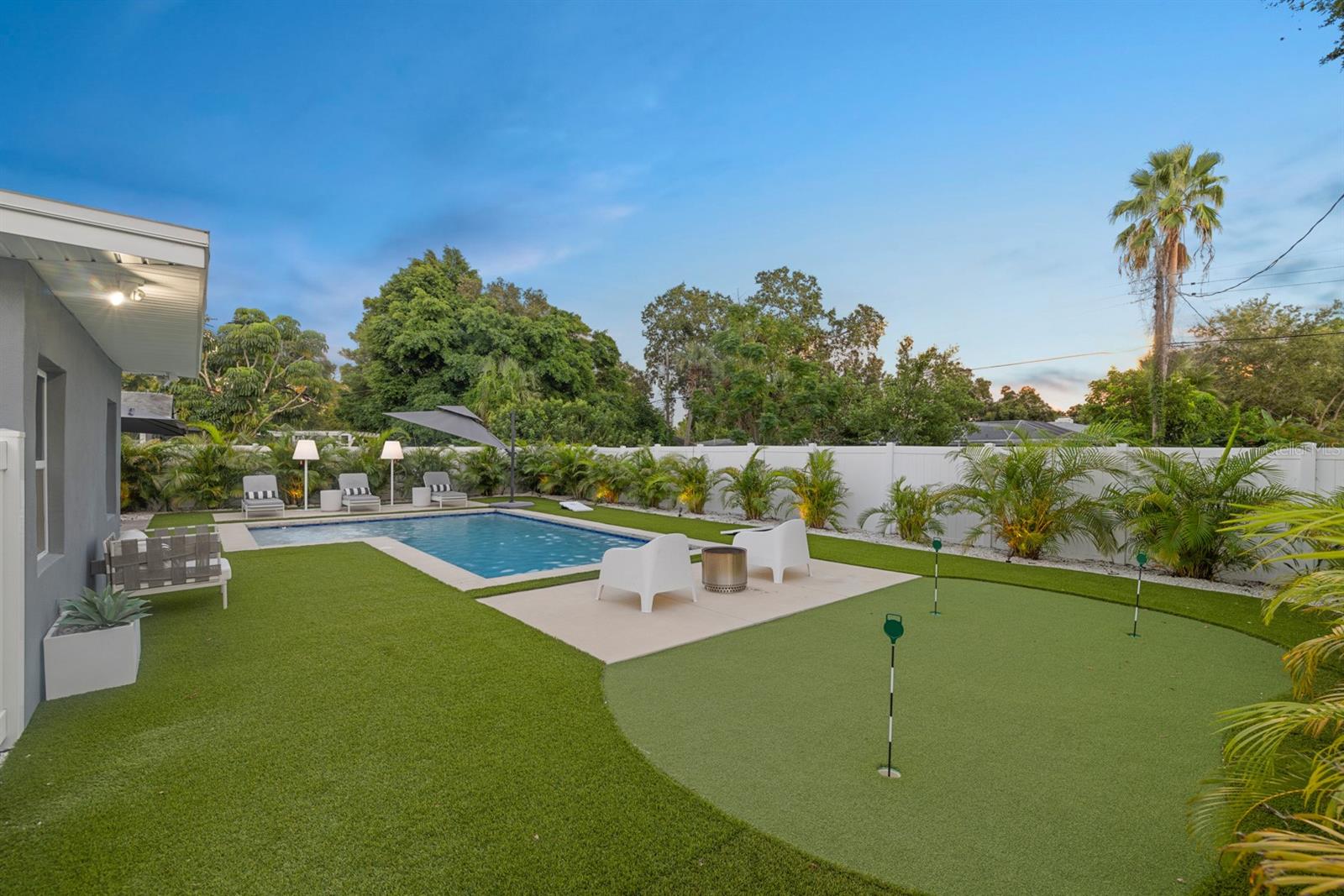 2160 SUNNYSIDE PLACE