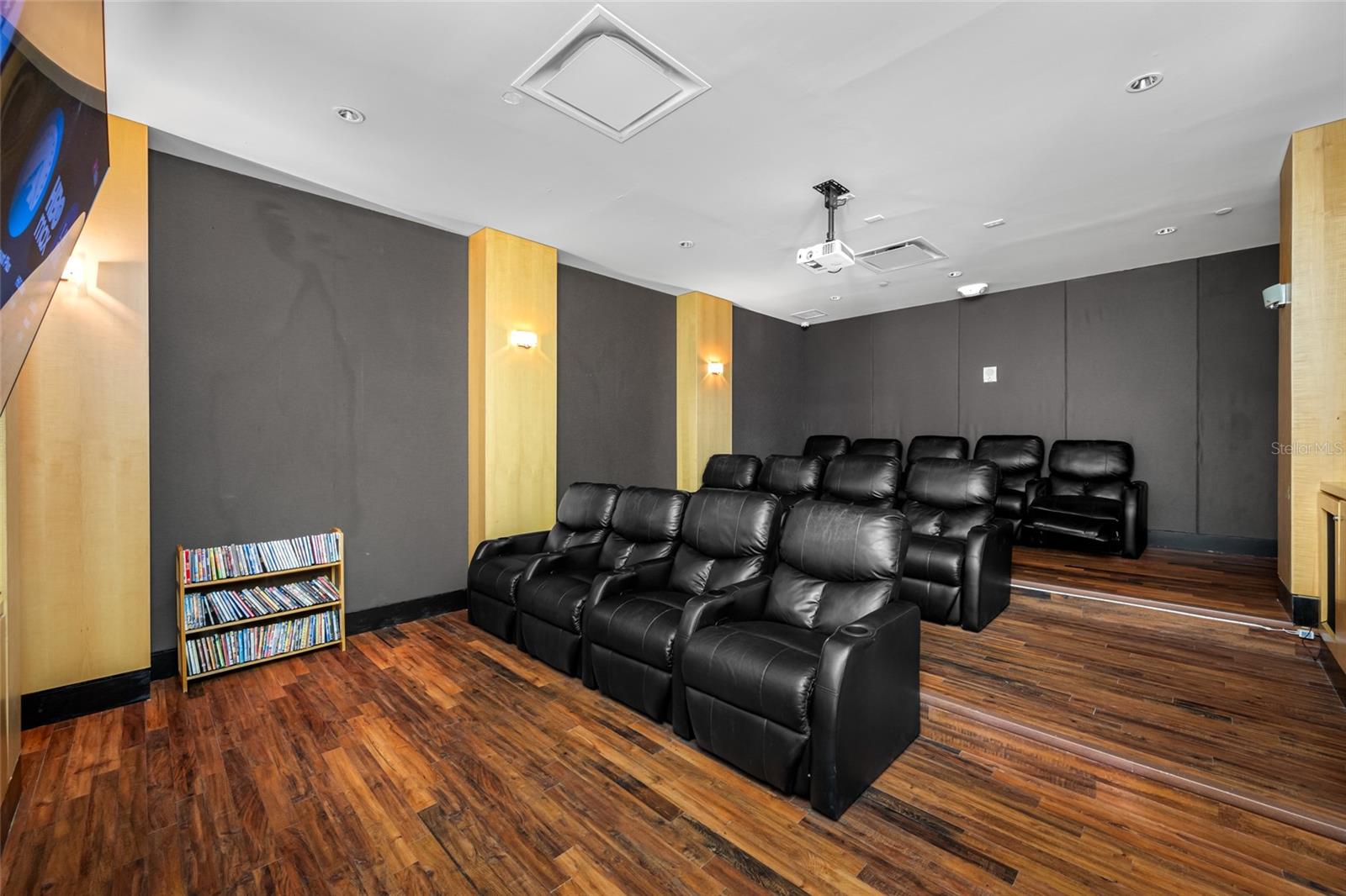 REGATTA BEACH CLUB CONDO - Residential