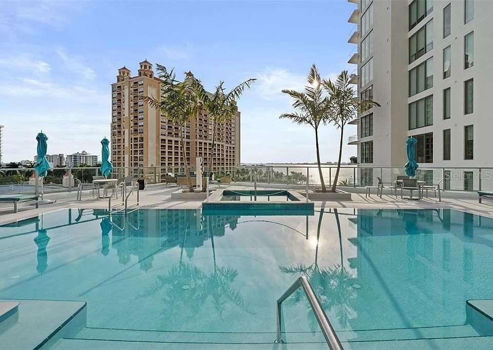BAYSO SARASOTA CONDOMINIUM - Residential