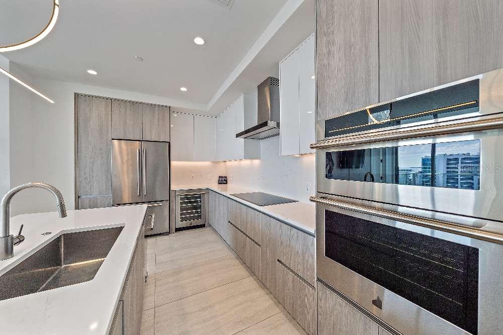 BAYSO SARASOTA CONDOMINIUM - Residential