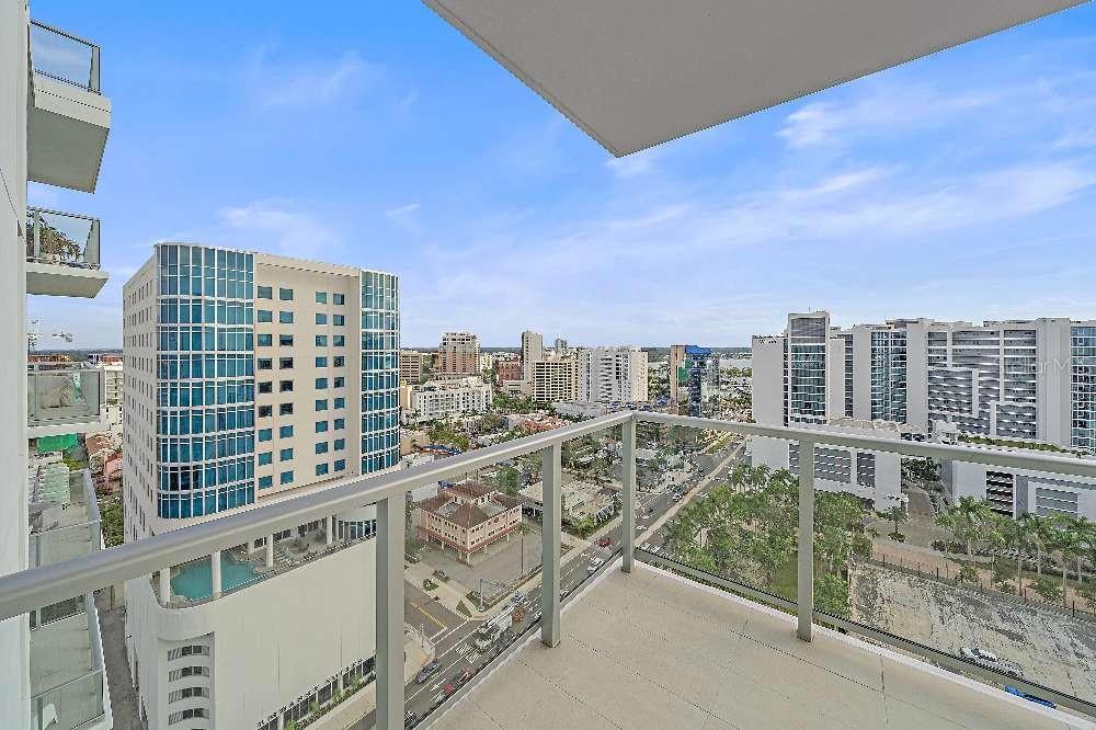 301 QUAY COMMONS 1707