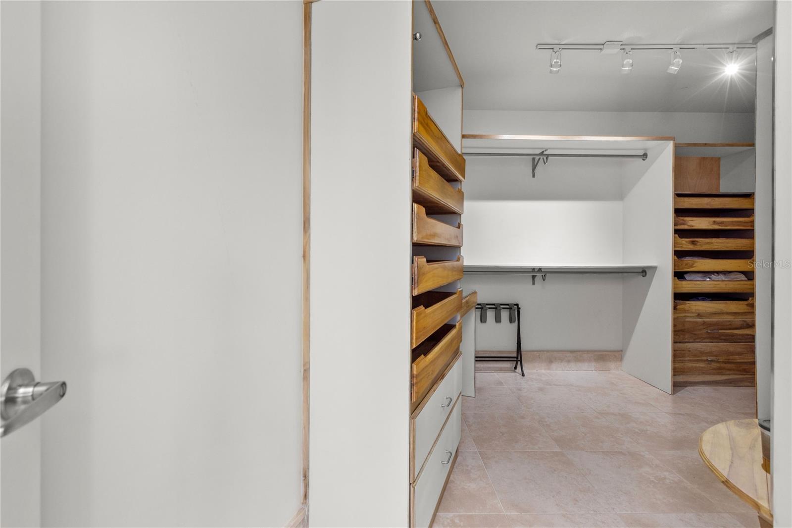 PLANTATION VILLAGE III - Residential Lease