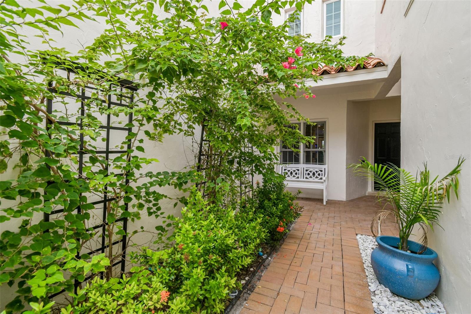 LAKE ELLEN LANDINGS III A CONDO - Residential Lease