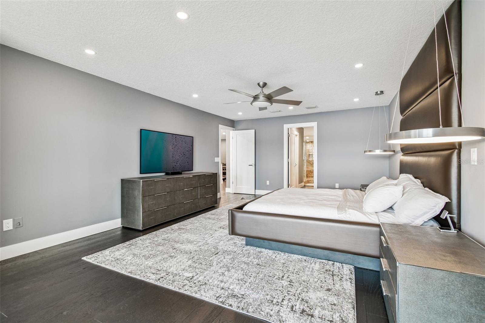 LAKE ELLEN LANDINGS III A CONDO - Residential Lease