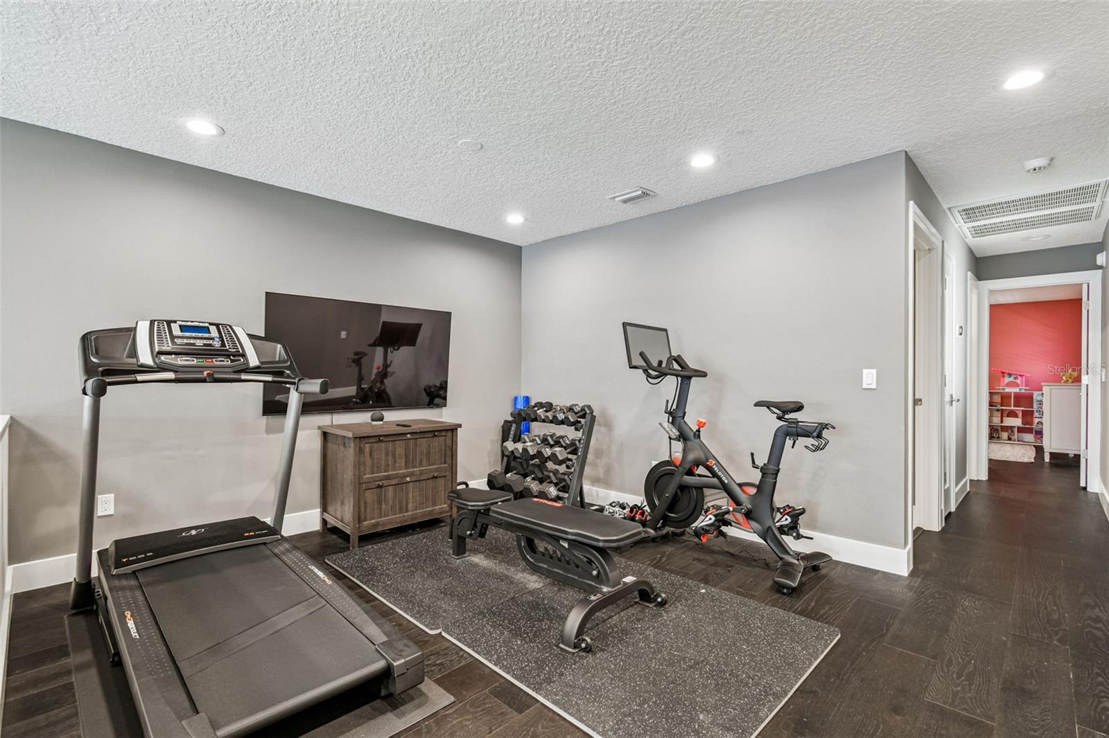 LAKE ELLEN LANDINGS III A CONDO - Residential Lease