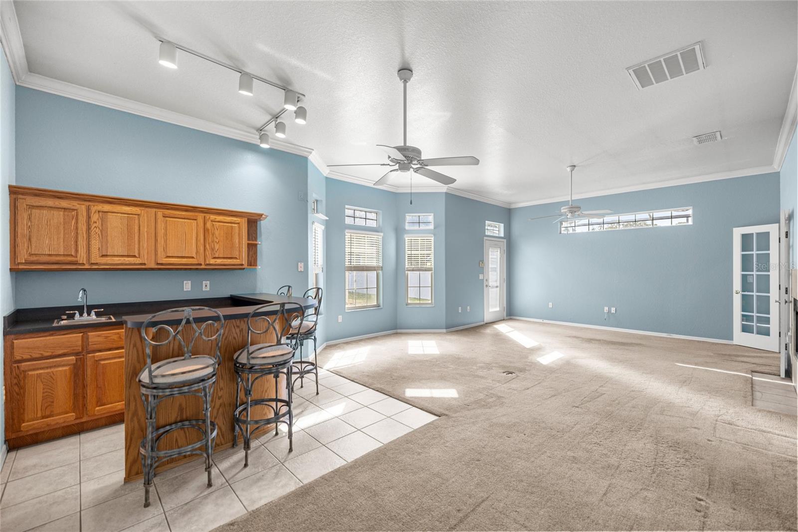 VICTORIA STATION - Residential