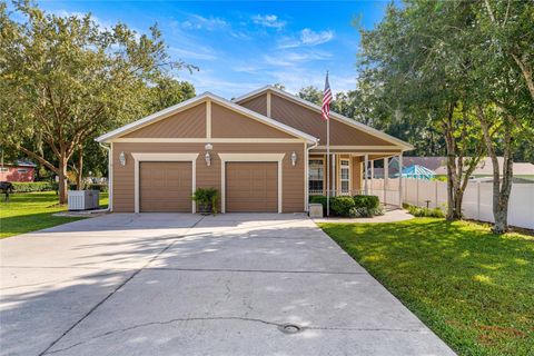 Photo of 4014 NE 23rd Place, Ocala, FL 34470 (MLS # OM712475)