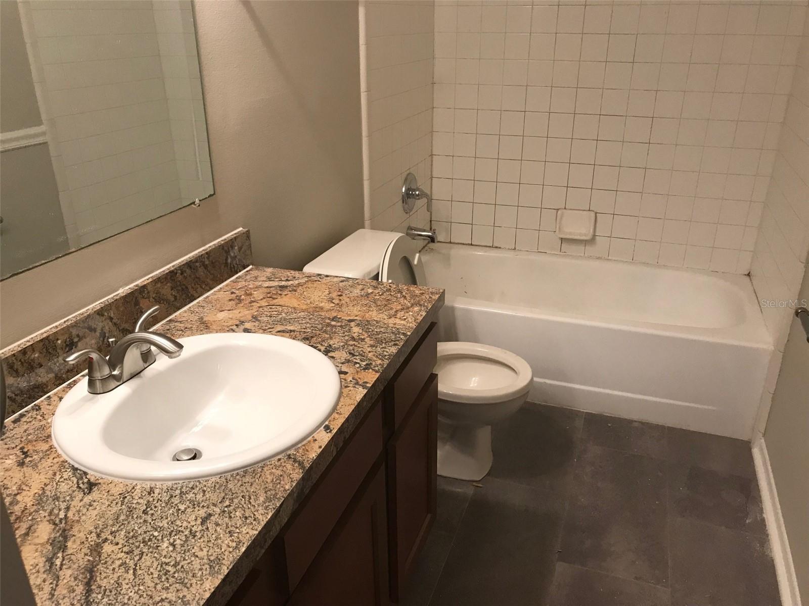 RIVERSIDE CONDO DEBARY - Residential Lease