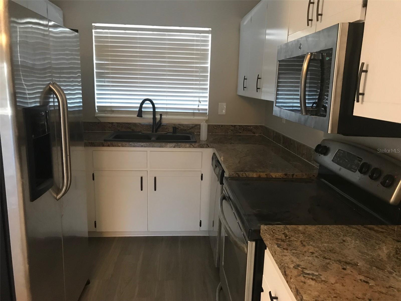 RIVERSIDE CONDO DEBARY - Residential Lease