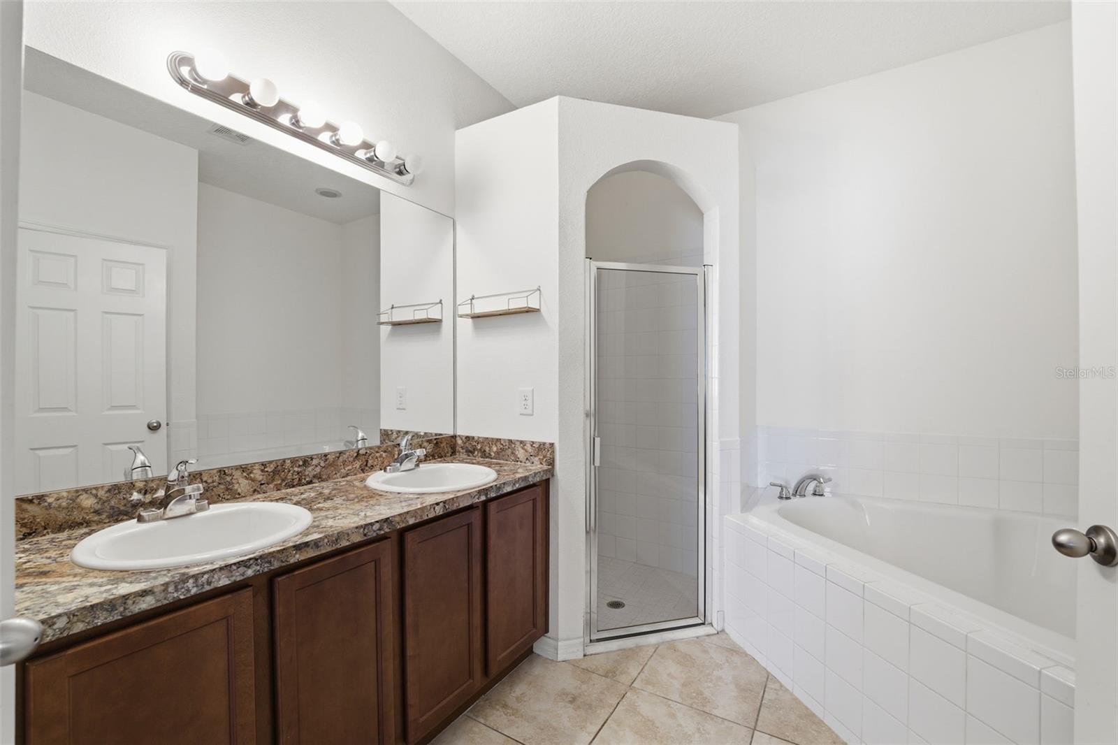 SHERMAN HILLS SEC 3 - Residential