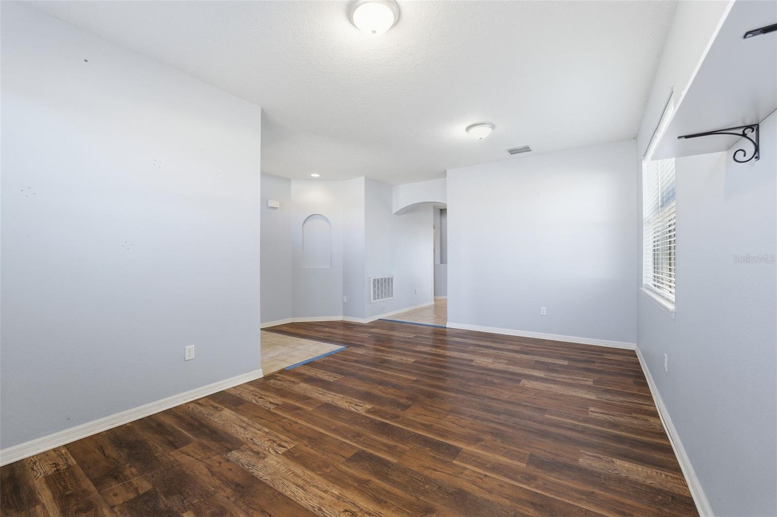 SHERMAN HILLS SEC 3 - Residential