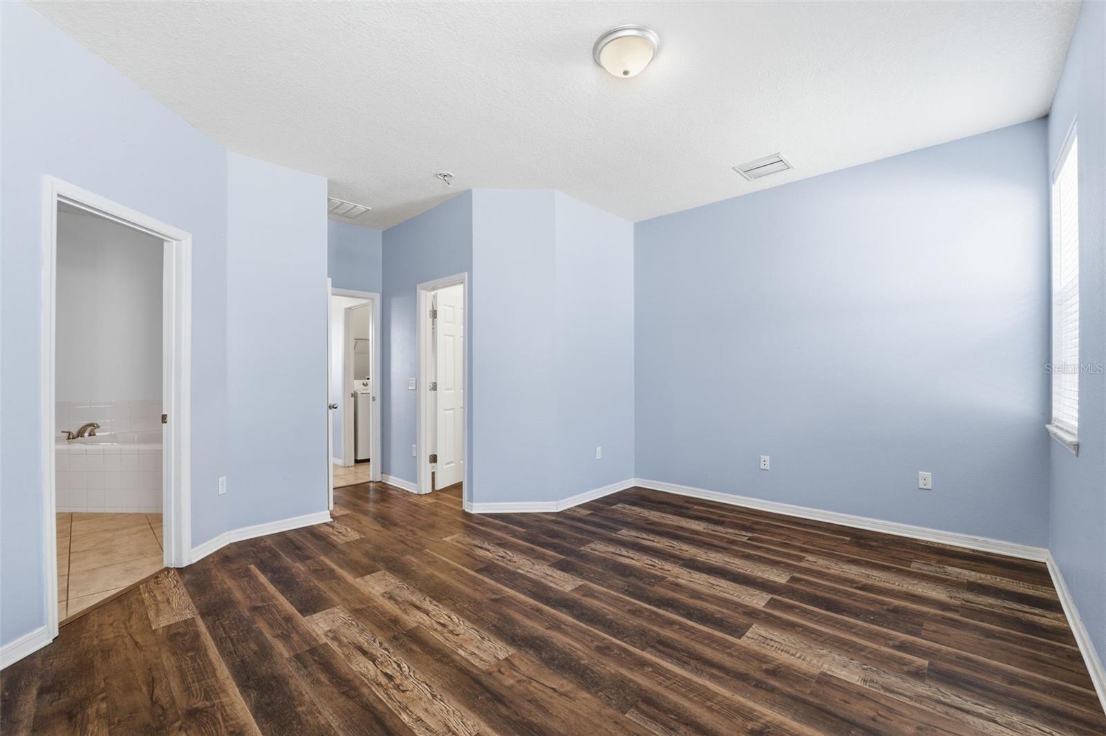 SHERMAN HILLS SEC 3 - Residential