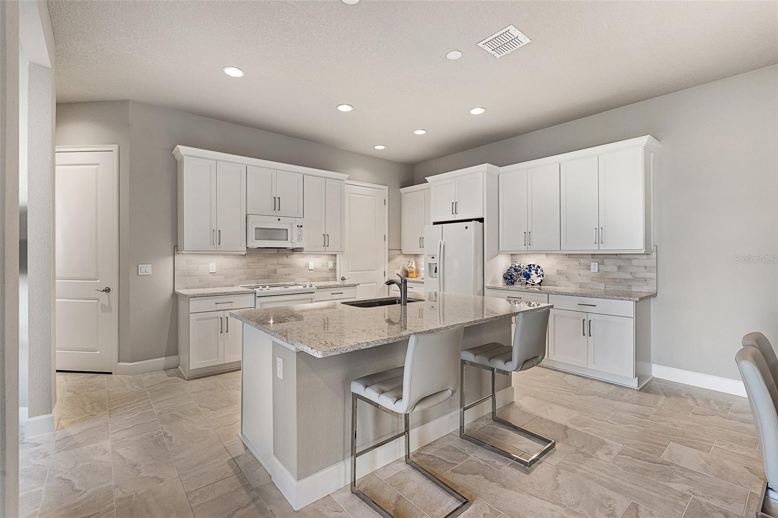 PLANTATION BAY SEC 2A-F UN 13 - Residential