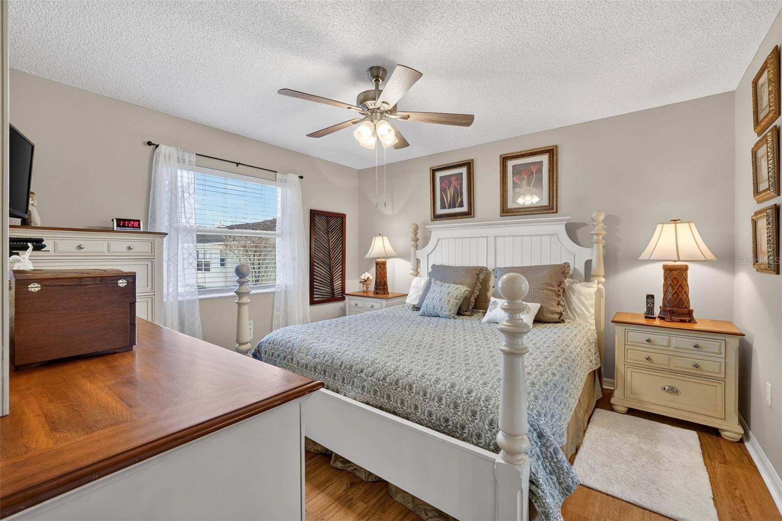 COLONNADES PH 03 - Residential