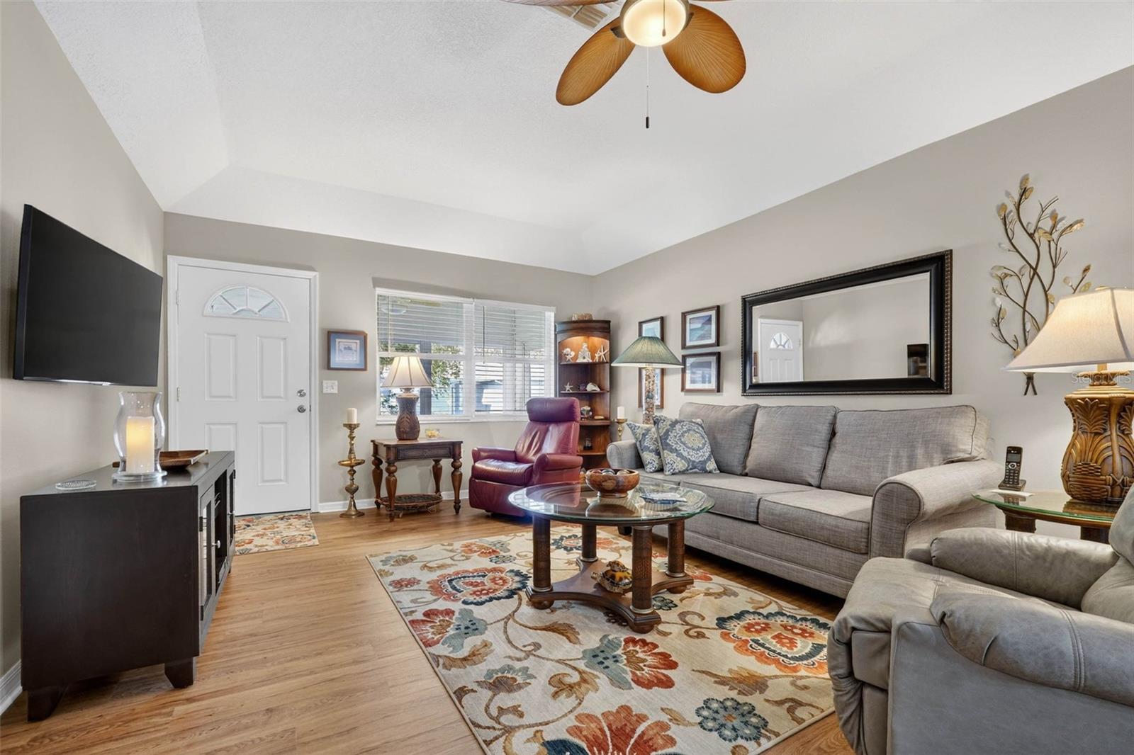 COLONNADES PH 03 - Residential