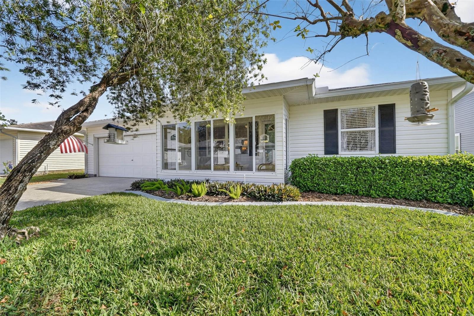 COLONNADES PH 03 - Residential