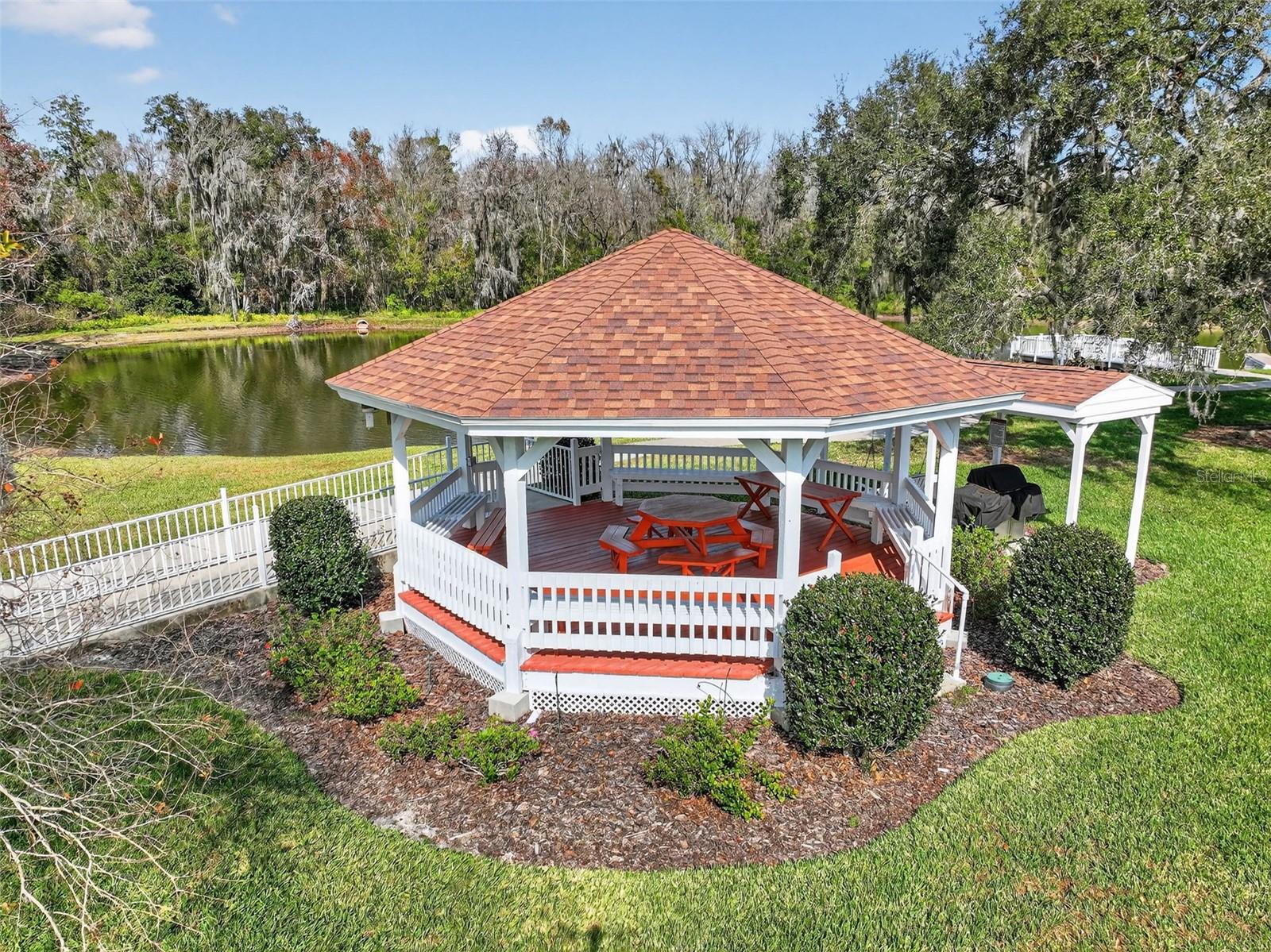 COLONNADES PH 03 - Residential