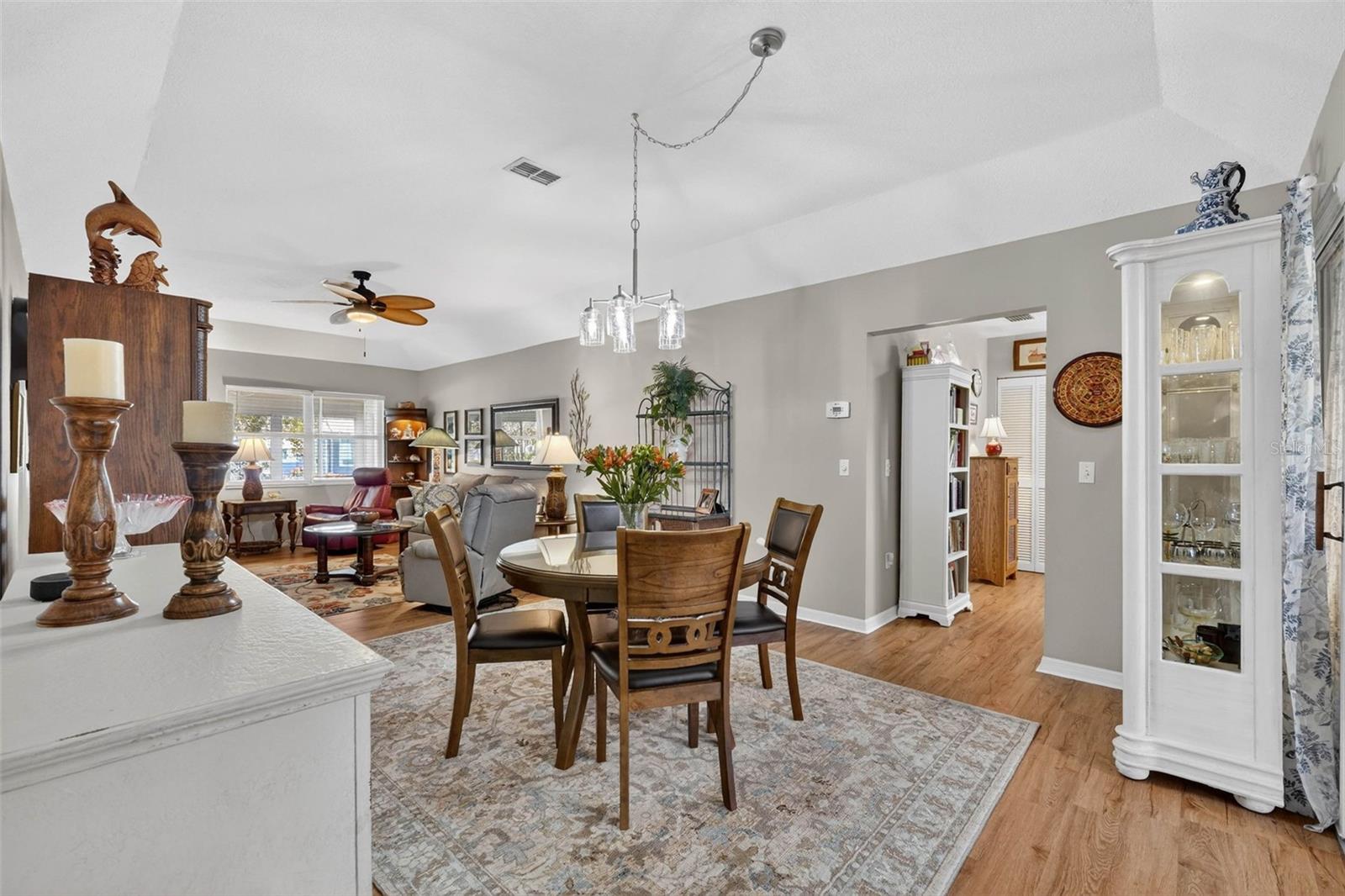 COLONNADES PH 03 - Residential