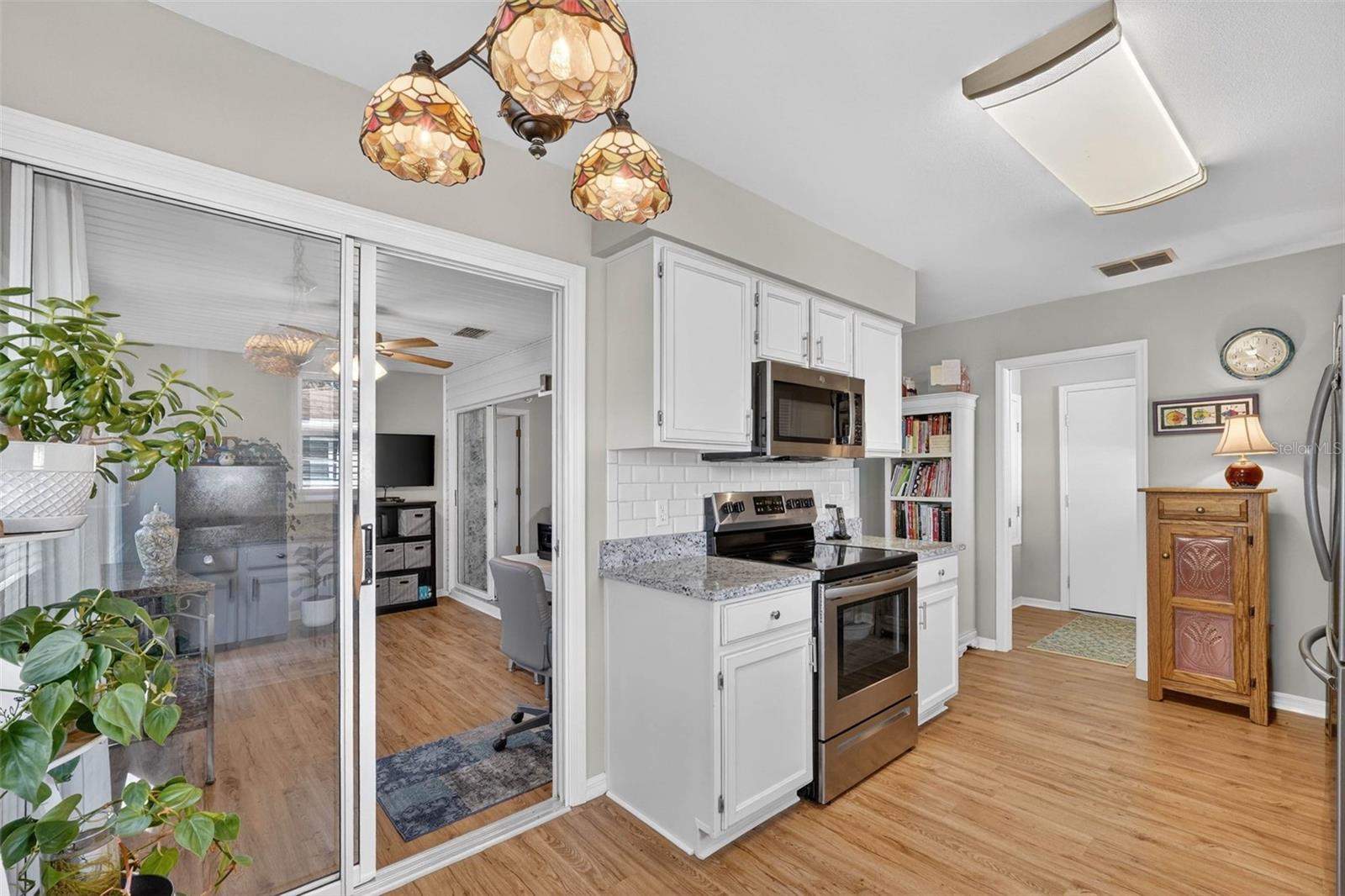 COLONNADES PH 03 - Residential