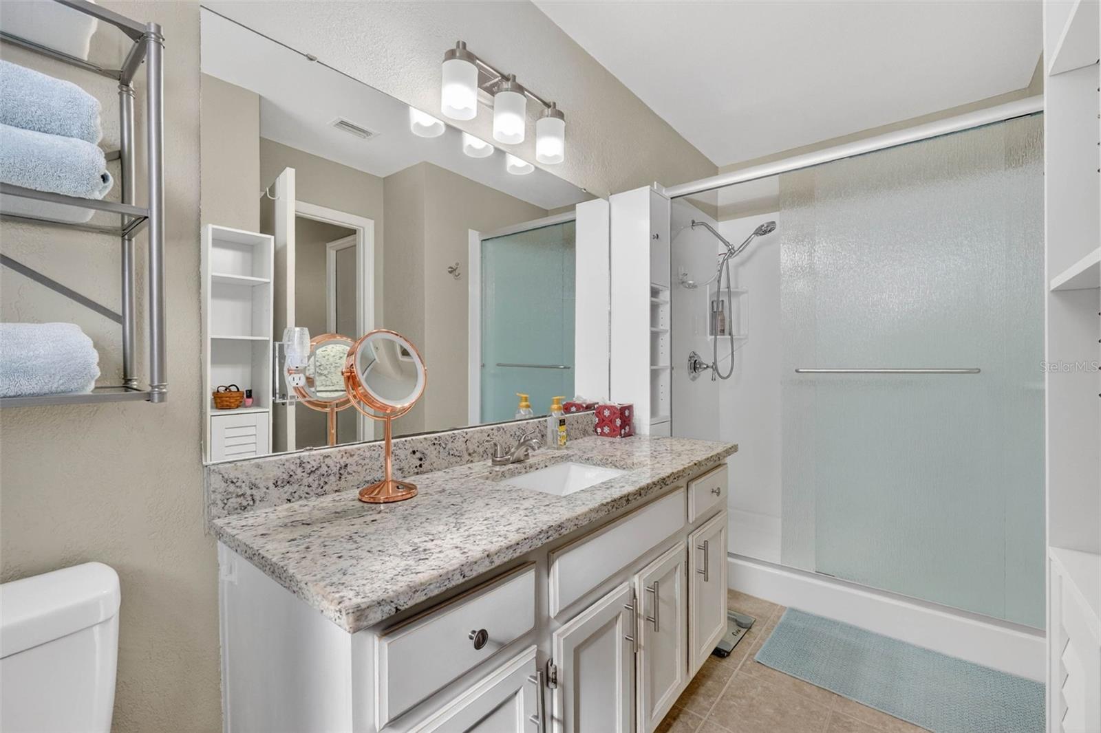 COLONNADES PH 03 - Residential