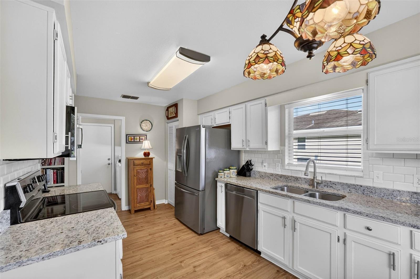 COLONNADES PH 03 - Residential