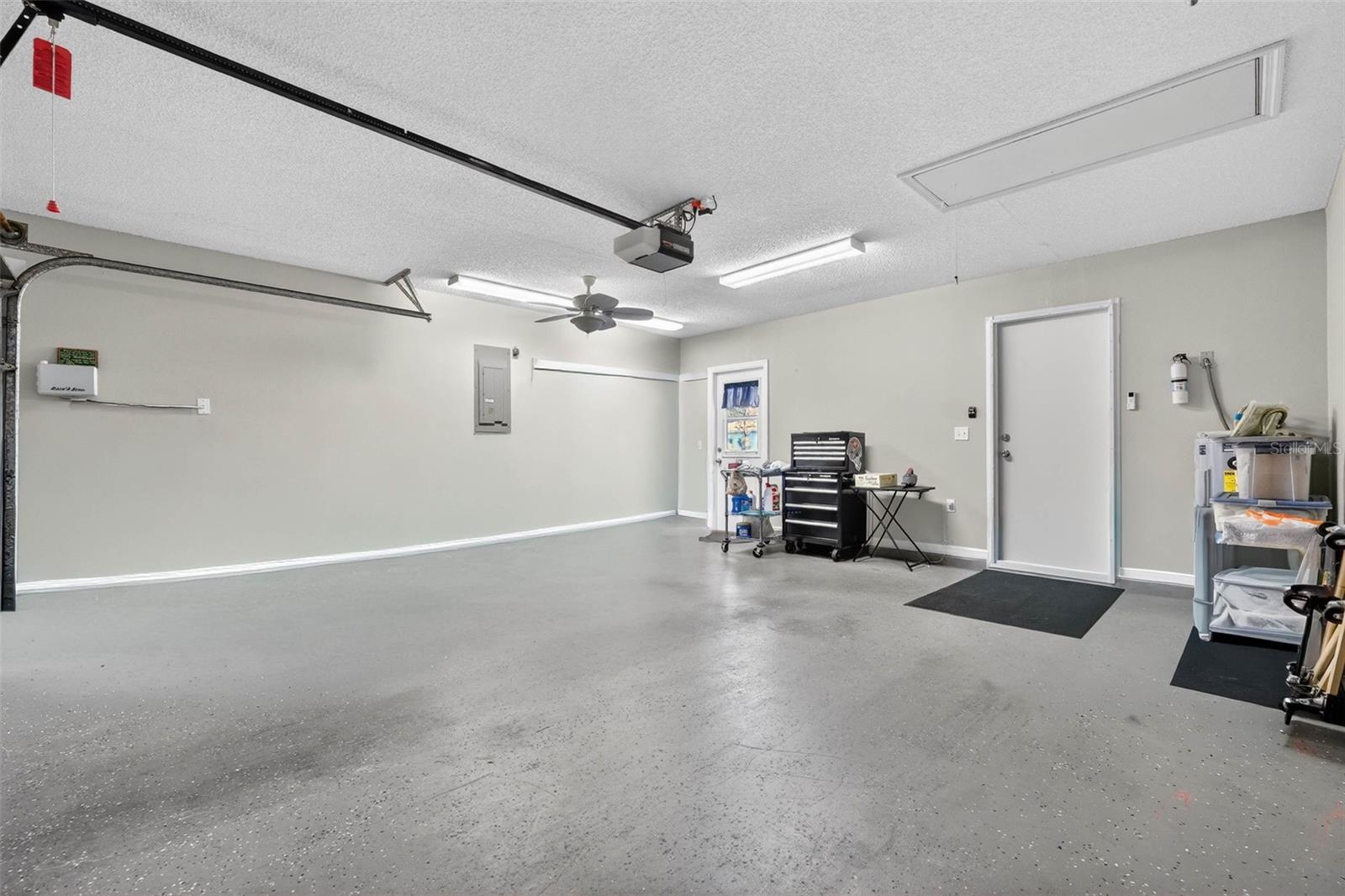 COLONNADES PH 03 - Residential