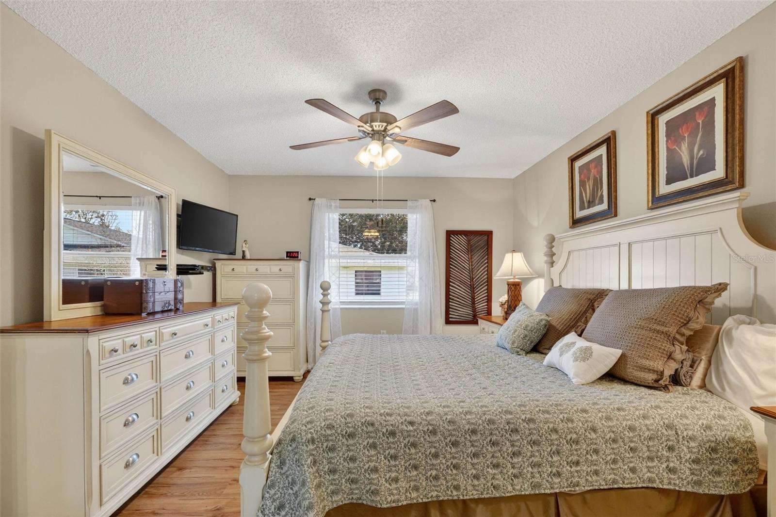 COLONNADES PH 03 - Residential