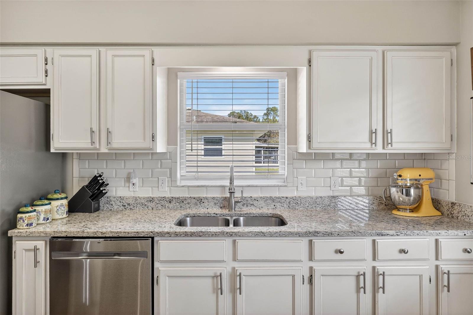 COLONNADES PH 03 - Residential