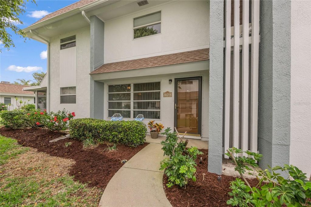 Photo of 542 Sutton Place, Longboat Key, FL 34228 (MLS # A4669677)