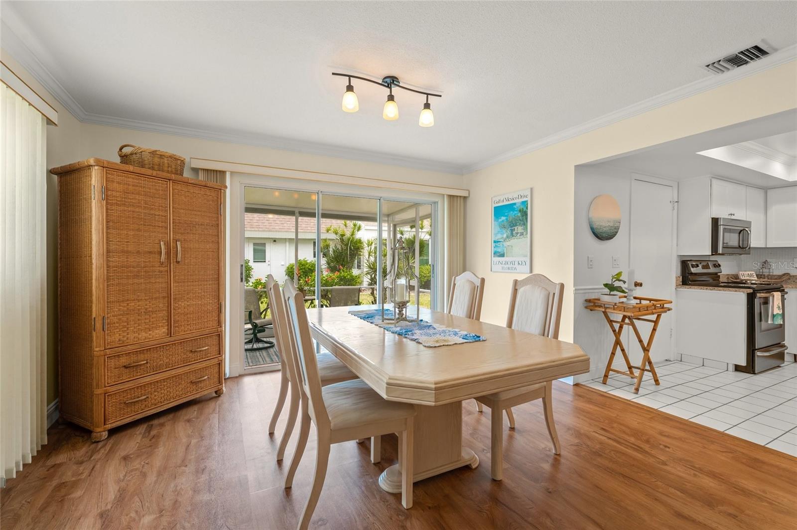 SUTTON PLACE - Residential