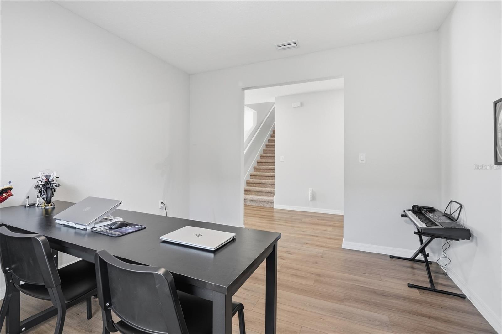 LAWSON DUNES SUB - Residential Lease