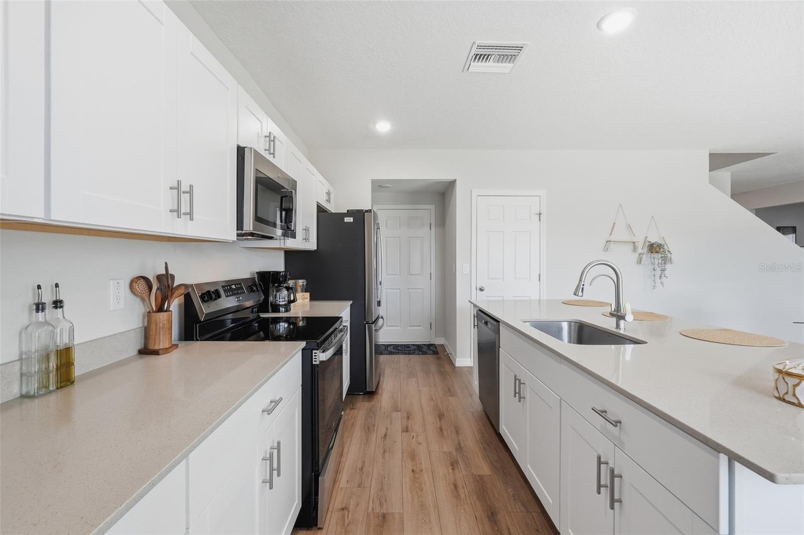 LAWSON DUNES SUB - Residential Lease