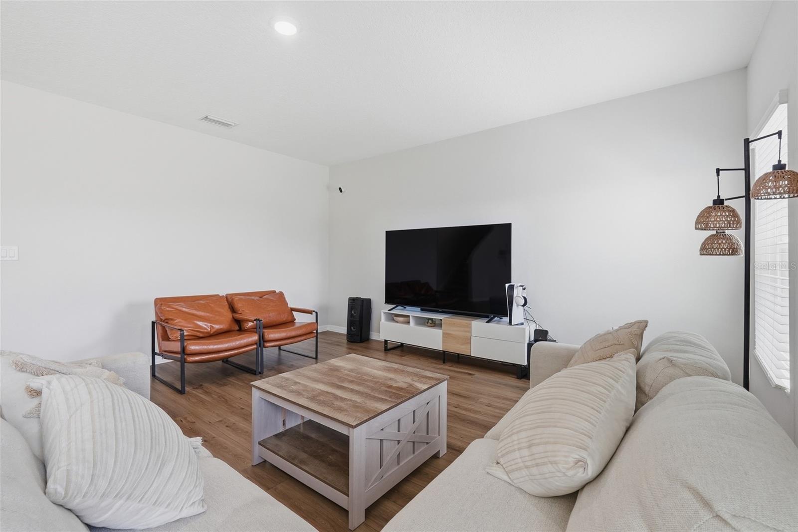 LAWSON DUNES SUB - Residential Lease