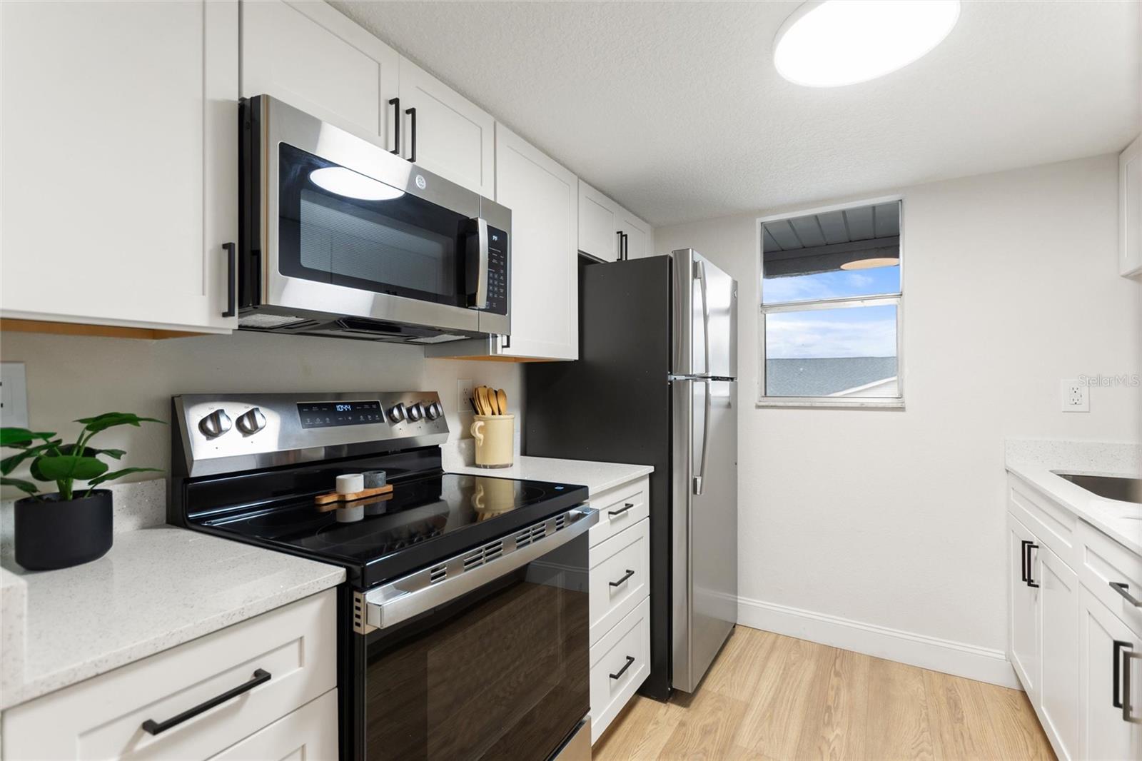 SANDALWOOD THE CONDO - Residential