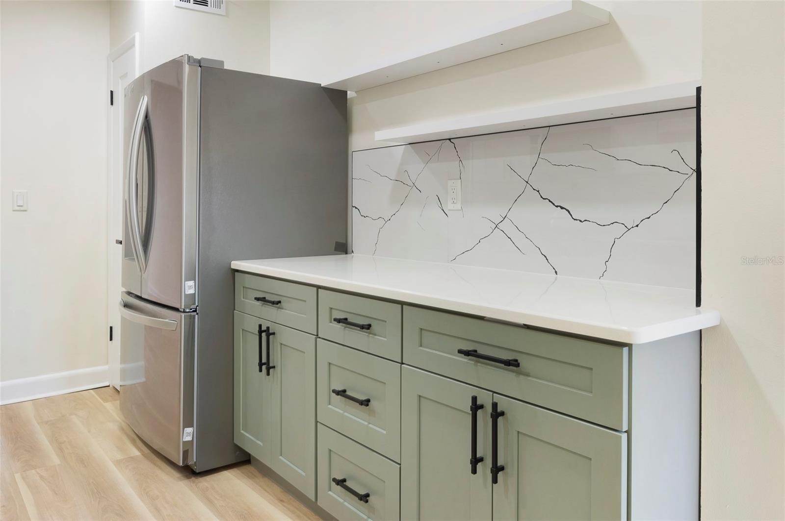 PARKWOOD CONDO - Residential