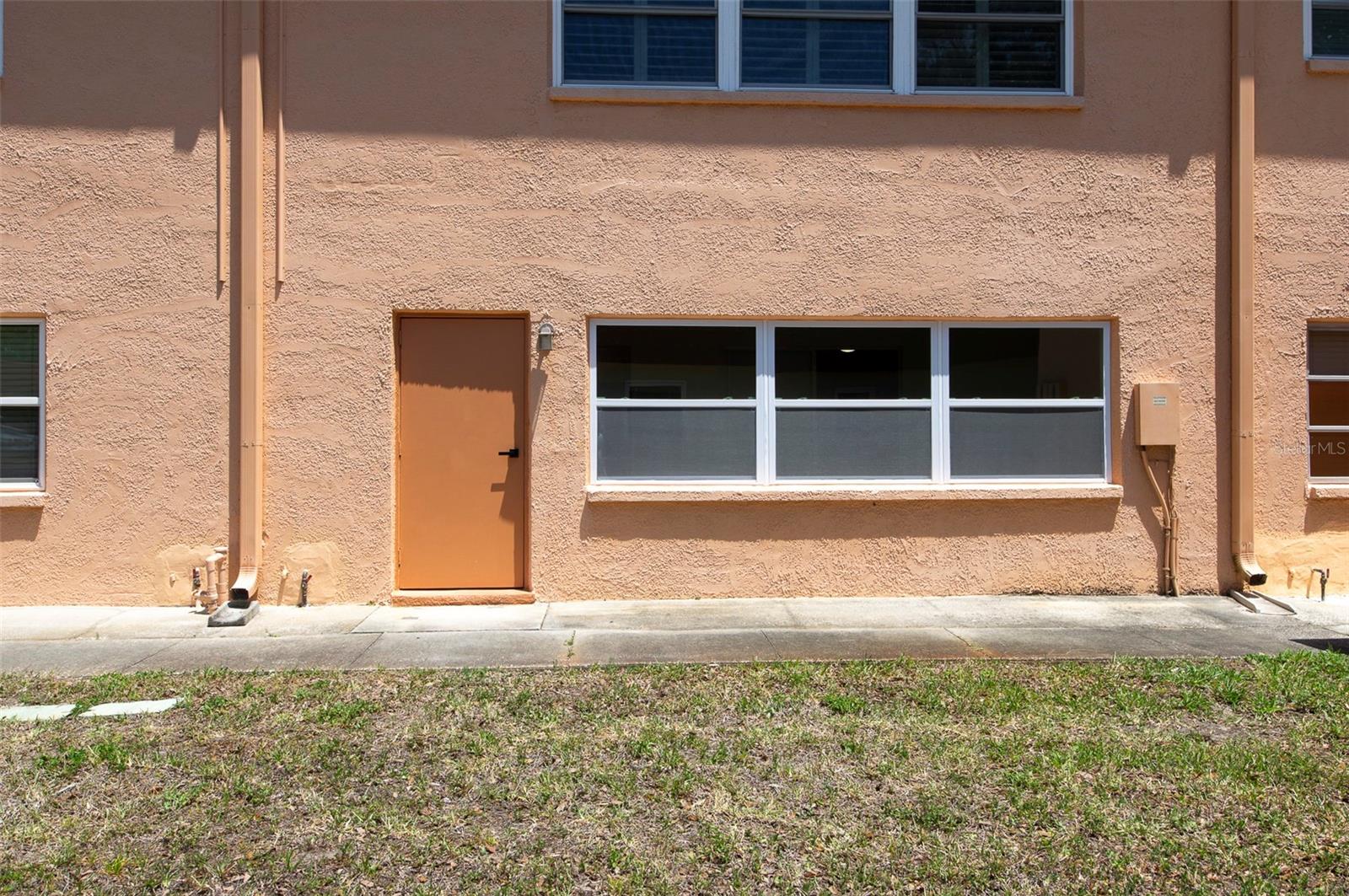 PARKWOOD CONDO - Residential
