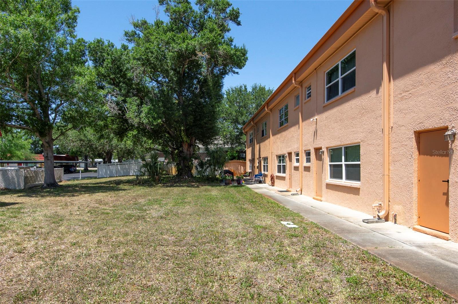 PARKWOOD CONDO - Residential