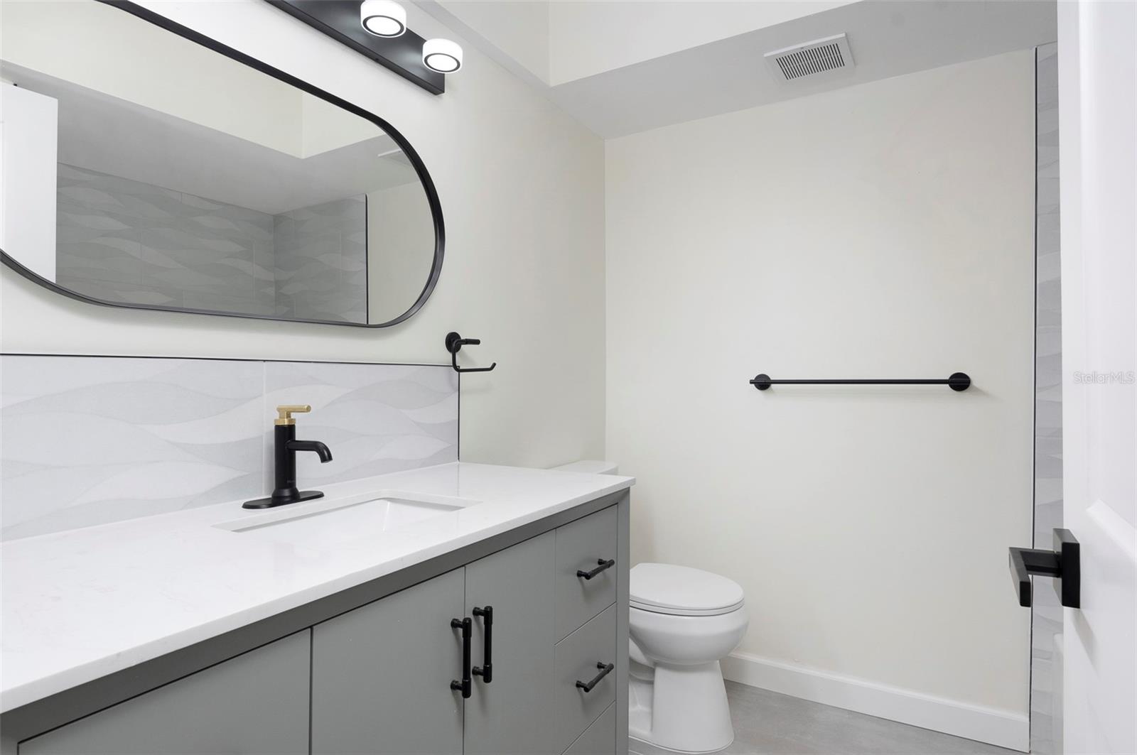 PARKWOOD CONDO - Residential