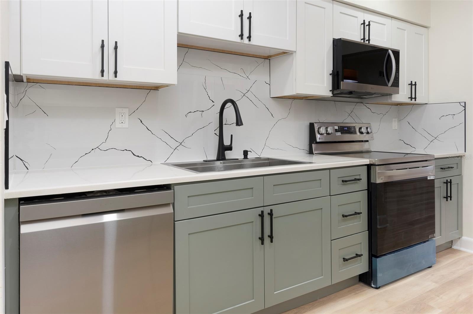 PARKWOOD CONDO - Residential