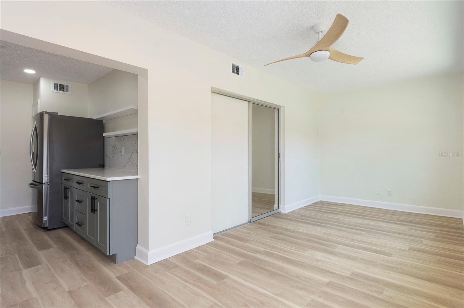 PARKWOOD CONDO - Residential