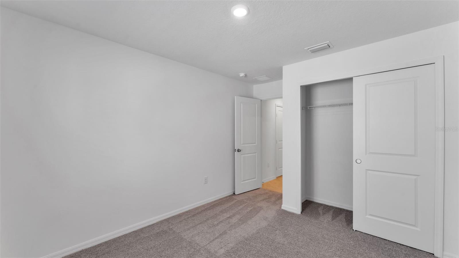 RESERVE AT FOREST LAKE - PHASE 1 - Residential Lease