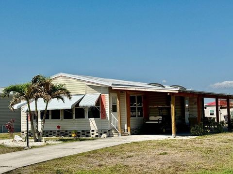 Photo of 1415 Blue Heron Drive, Englewood, FL 34224 (MLS # C7525679)
